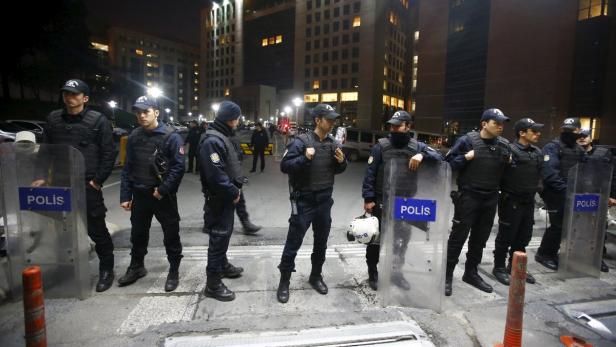 Polizeiaufgebot bei der blutigen Geiselnahme eines Staatsanwaltes.