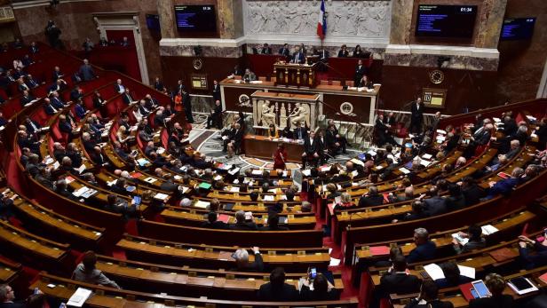 Eine Sitzung der französischen Nationalversammlung in Paris.