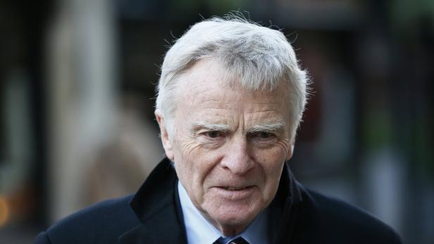 Max Mosley war 16 Jahre lang Chef der FIA, mit dem Versuch eine Budgetgrenze einzuführen scheiterte er.