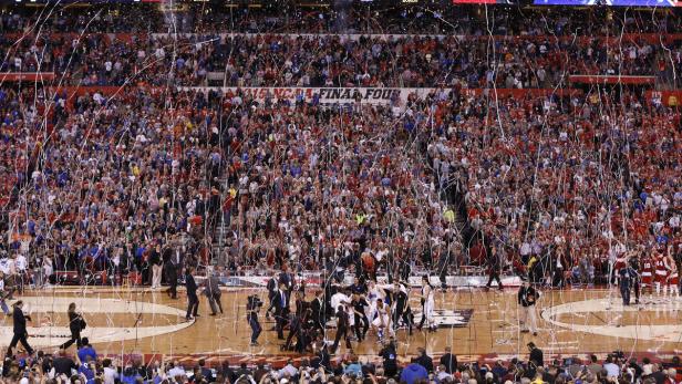 NCAA Basketball: Final Four-Championship Game-Wisc Dieses Rechenspiel wäre recht lustig: Wie viele Heimspiele bräuchte der österreichische Fußball-Bundesligist SV Grödig, um die magische Zahl von 72.000 Zuschauern zu erreichen? Nein, ausrechnen werden wir es an dieser Stelle nicht, das Ergebnis würde so manchen Fußball-Fan hierzulande den Tränen nahe bringen.