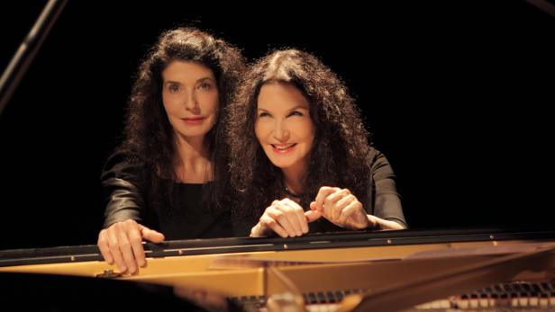 Die Schwestern Katia und Marielle Labèque, ein weltbekanntes Klavierduo aus Frankreich, werden am 18. Juli spielen.