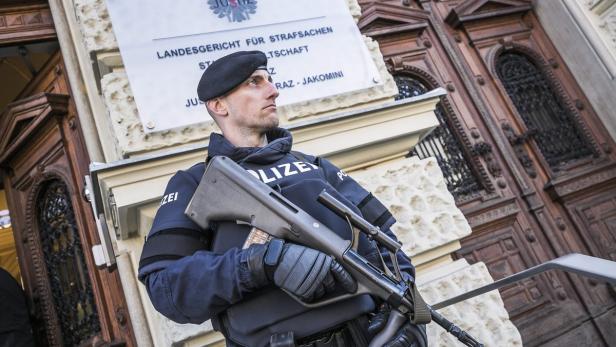 Die Sicherheitsvorkehrungen am Grazer Gericht sind weiterhin massiv