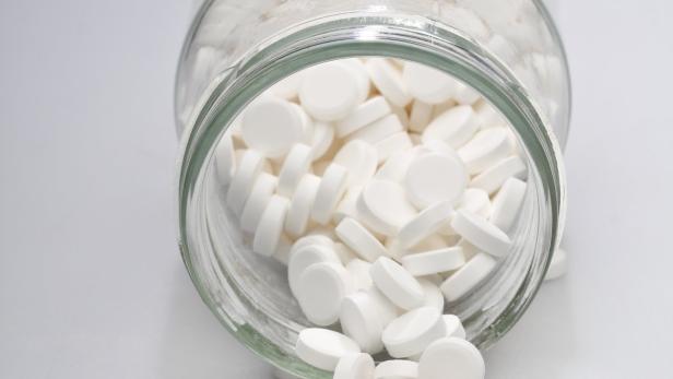Wo Pillen und andere Medikamente landen, verfolgt die Pharma-Industrie über Spitals- und Ärzte-Date.