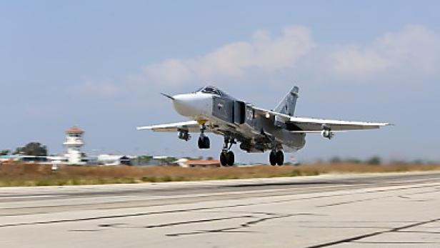 Russische Kampfflugzeuge fliegen Luftangriffe auf Syrien
