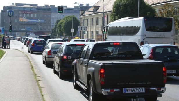 Dienstagmorgen: Der vorprogrammierte Stau bei der Westeinfahrt.