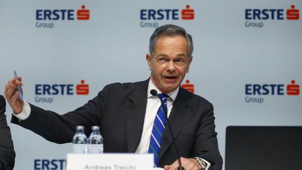 Erste Group Bank Chief Executive Andreas Treichl addresses a news conference in Vienna, Austria, February 26, 2016. REUTERS/Heinz-Peter Bader