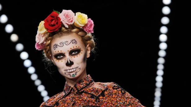 Lena Hoschek begeistert bei Berliner Fashion Week