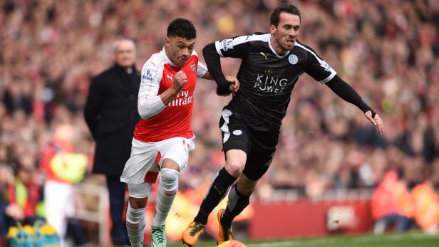 Christian Fuchs (re.) fühlt sich bei Leicester wohl.