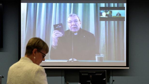 Von Rom aus sagte Australiens Kardinal George Pell vor einer Kommission aus.