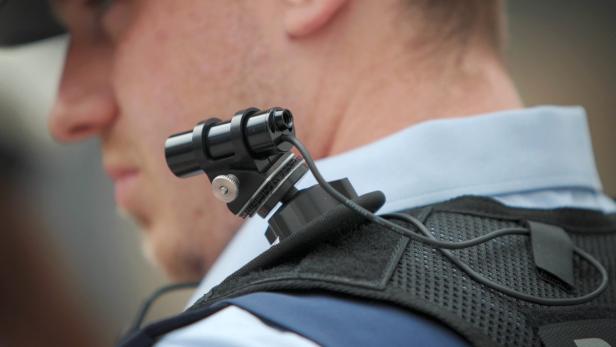 Ein body-cam bei einem deutschen Polizisten