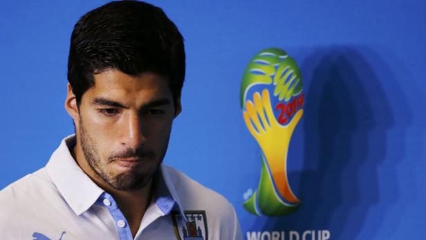 Die FIFA lehnt den Einspruch Urguays gegen die Sperre von Luis Suarez ab.