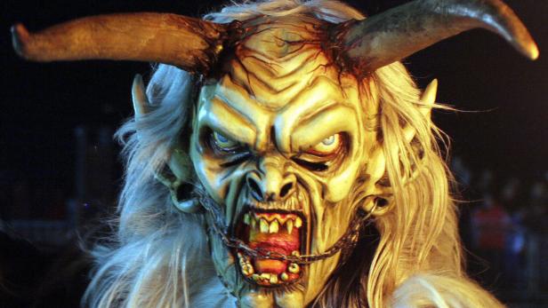 (c) Roland Mühlangerim Bild (v.l.n.r): Featuerfoto Krampuslauf; Foto: Roland Mühlanger