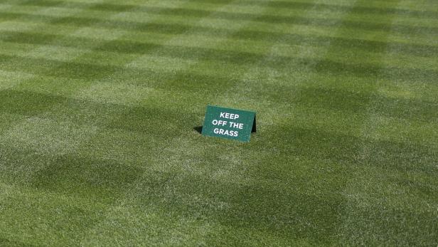 Alarmstufe grün: Die Rasenpflege ist in Wimbledon Millimeter-Arbeit.