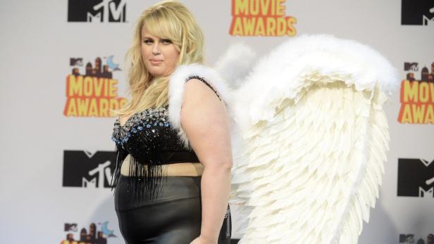 Rebel Wilson poses backstage during the 2015 MTV M