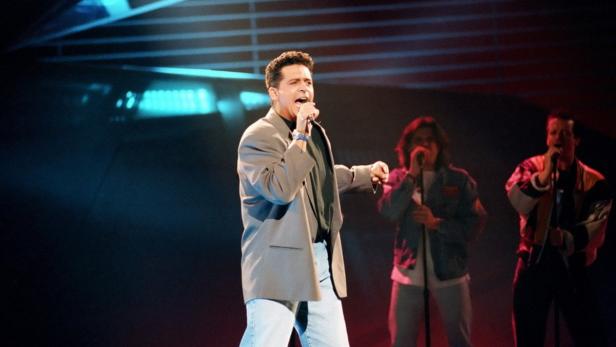 Tony Wegas 1993 auf der Song Contest Bühne.
