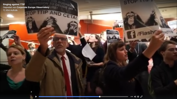 Flashmob: Mit "Les Miserables" gegen TTIP