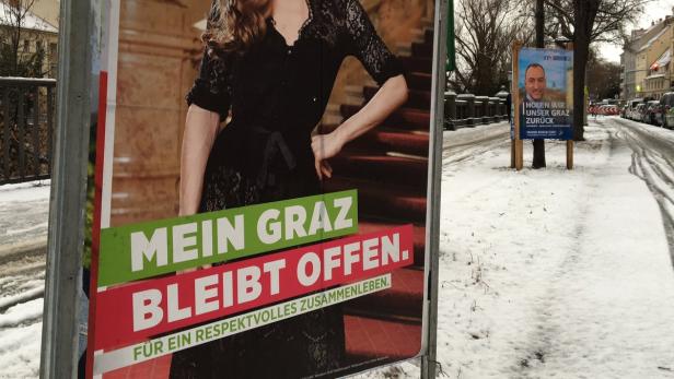 Direkte Konfrontation: Die Plakate der Grünen - und der FPÖ in Graz