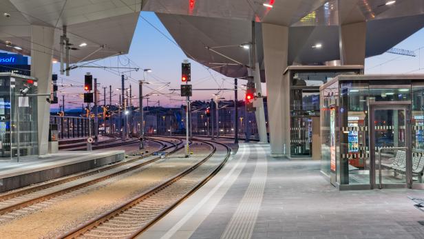 Bahnsteig am neuen Hauptbahnhof Wien: Das Umfeld gehört zu den wichtigsten Entwicklungsgebieten der Stadt.