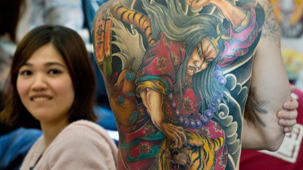 Für die einen sind Tätowierungen Körperkunst. Manche wollen ihr Tattoo aber nach einigen Jahren wieder loswerden.