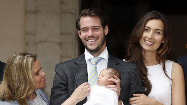 Prinz Félix von Luxemburg und Prinzessin Claire mit ihrem neugeborenen Kind.