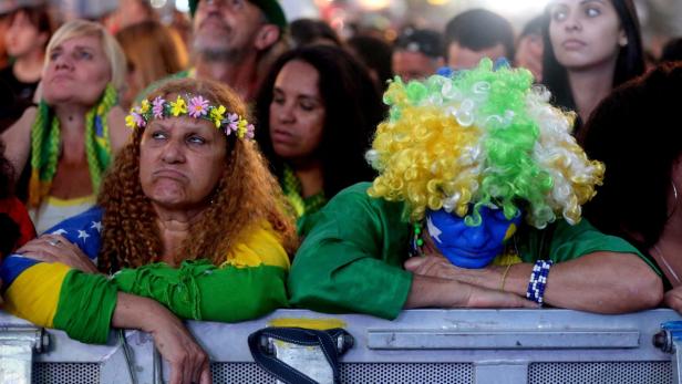 Die brasilianischen Fans kommen aus dem Trauern nicht mehr raus.