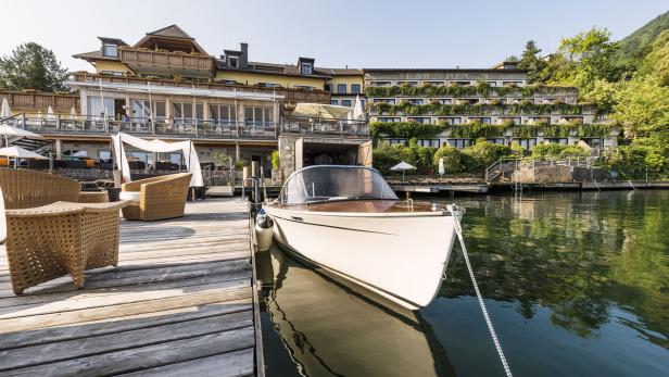 Bootshaus am Traunsee - Seehotel mit wunderschöner Restaurant-Terrasse.