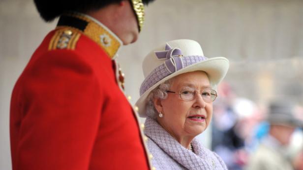 Elizabeth II: Der Gin darf nicht ausgehen