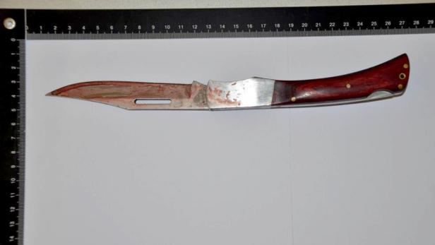 WIEN: MORDVERSUCH IM SUCHTGIFTMILIEU - MESSER