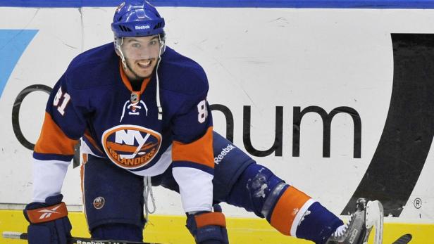 DiBenedetto spielte in der NHL für die New York Islanders.