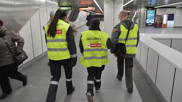Keine Polizeipräsenz in der U-Bahn, die Security-Mitarbeiter der Wiener Linien müssen reichen