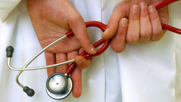 Burgenland erhöht Facharzt-Gehälter