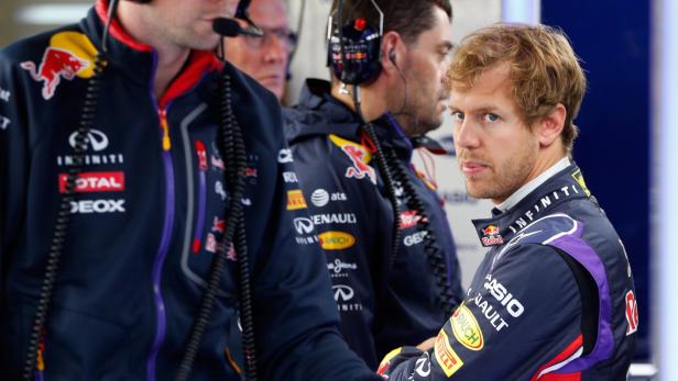 Sebastian Vettel sieht die Mercedes-Piloten klar im Vorteil.