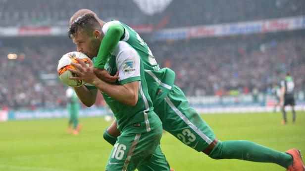 Sportlich hat Werder Bremen aus der englischen Woche das Maximum herausgeholt. Nach dem 4:1-Sieg unter der Woche gegen Leverkusen gewannen die Bremer auch am Wochenende 4:1 - diesmal gegen Hannover.