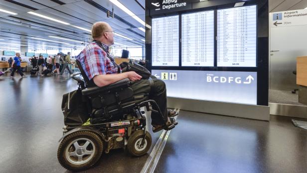Flughafen macht Weg für Behinderte frei