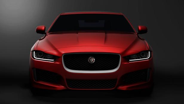 Jaguar XE: Erster Blick unters Blech