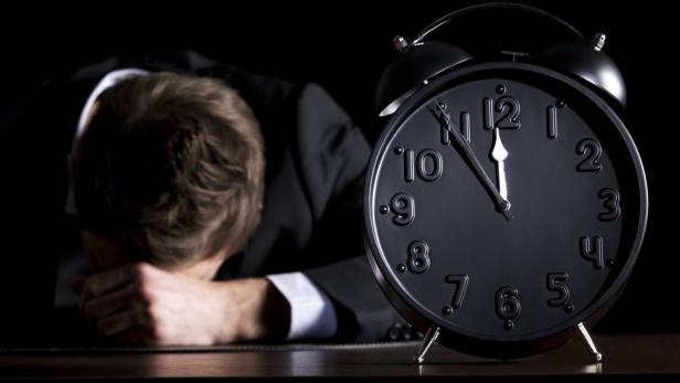 Zu viel! Vollzeitarbeitskräfte wollen durchschnittlich um 1 Stunde und 48 Minuten pro Woche kürzer.