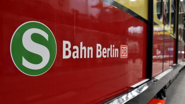 Berlin: Kontrolleure sollen in der S-Bahn Touristen abgezockt haben