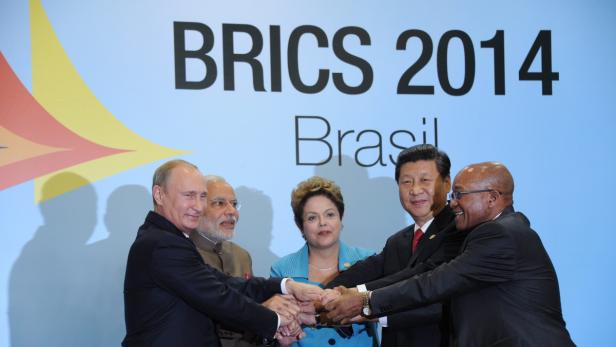 Die Staats- und Regierungschefs der BRICS-Staaten bei einem Treffen im Jahr 2014 in Brasilien.