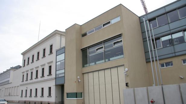 … Zwei Häftlinge aus Gefängnis entflohen