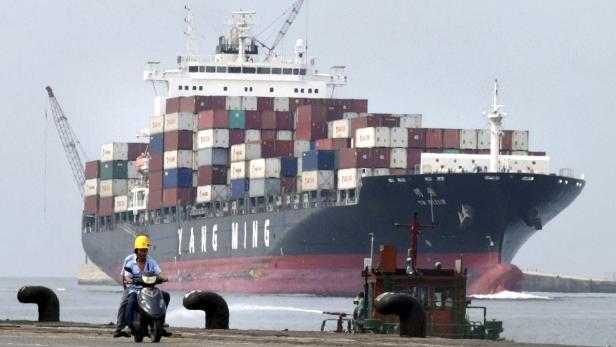 Besonders im Asien-Pazifik-Raum und in den USA werden derzeit weniger Waren „Made in China“ gekauft.