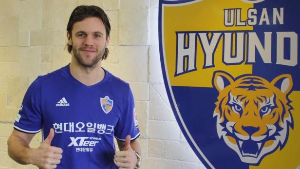 Richard Windbichler im Trikot von Ulsan Hyundai.