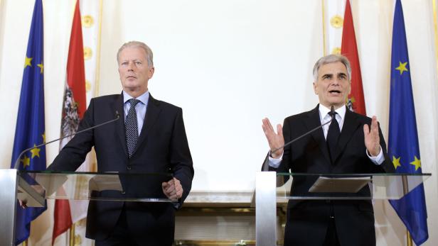 Mitterlehner (li.) und Faymann: &quot;Es soll niemand bestraft werden.&quot;