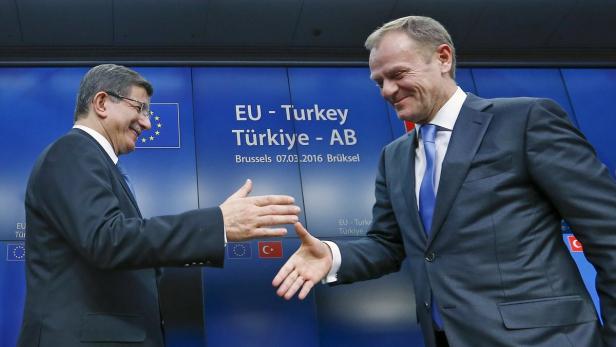 Türken-Premier Davutoglu und Rats-Präsident Tusk in Brüssel