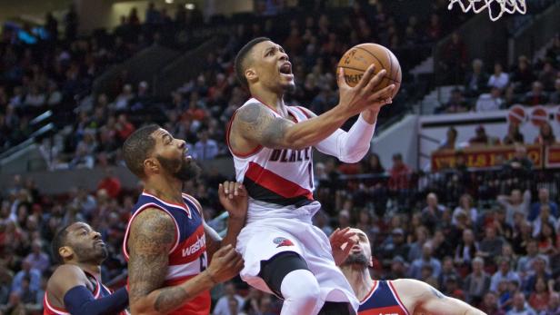 Damian Lillard von den Portland Trail Blazers beim Wurf auf den Korb.