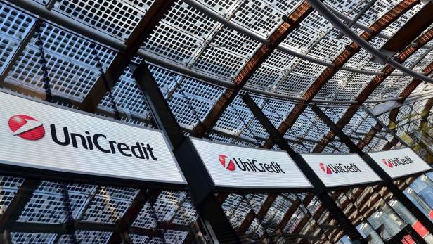 Bank-Austria-Mutter baut hunderte Managerposten ab