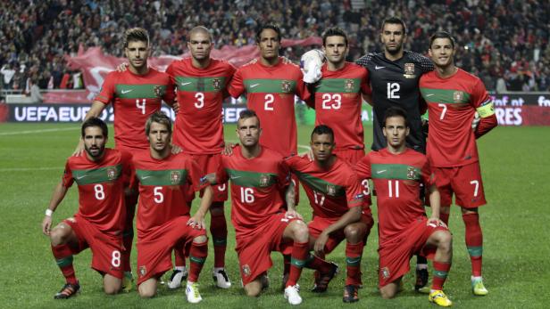 Die portugiesische Fußballnationalmannschaft posiert für ein Gruppenfoto.