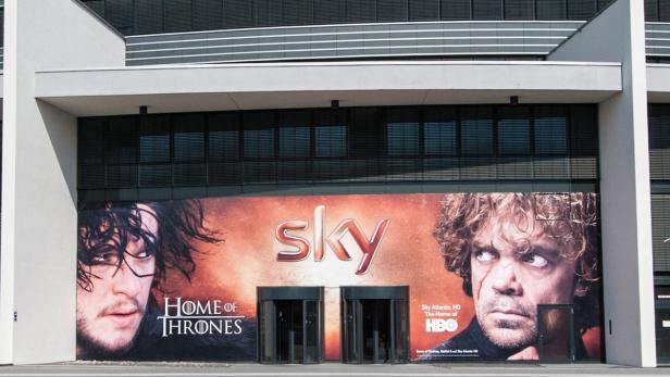 Eingangsportal der Sky Deutschland-Zentrale in Unterföhring
