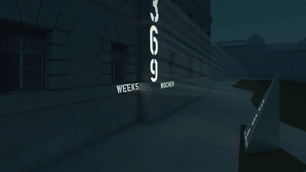 Das Kunstwerk „369 Wochen“ von Roman Signer vor einem Gebäude.