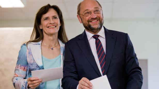 Das Ehepaar Inge und Martin Schulz ist wahlkampferprobt