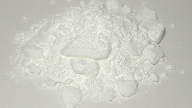 1024px-Caffeine_USP_ Rafti Institute.jpg US-Behörde warnt nach Todesfall vor purem Koffein